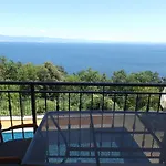 Ostanak kod kuće Elma *